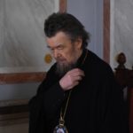 В канун Великой Пятницы Митрополит Симферопольский и Крымский Лазарь возглавил утреню с чтением двенадцати Евангелий Последования Святых и спасительных Страстей Господа нашего Иисуса Христа в кафедральном Александро-Невском соборе г Симферополя.