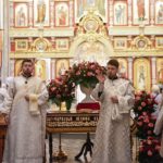 Литургия святителя Василия Великого в Великую субботу в кафедральном Александро-Невском соборе г. Симферополя.
