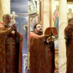 Божественная литургия в день памяти святой блаженной Матроны Московской в  нижнем храме (во имя святителя Гурия, Архиепископа Таврического) кафедрального Свято-Александро-Невского собора г. Симферополя.
