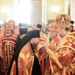 Митрополит Симферопольский и Крымский Лазарь совершил Пасхальную вечерню вторника Светлой седмицы в кафедральном Александро-Невском соборе г. Симферополя.