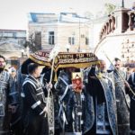 В  канун Великой Субботы епископ Бахчисарайский Каллиник совершил утреню с чином погребения Господа нашего Иисуса Христа в кафедральном Александро - Невском соборе г. Симферополя.