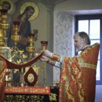 Божественная литургия в день памяти святой блаженной Матроны Московской в  нижнем храме (во имя святителя Гурия, Архиепископа Таврического) кафедрального Свято-Александро-Невского собора г. Симферополя.