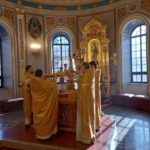 Литургия в Неделю о мытаре и фарисее, праздник Иверской иконы Божией Матери и святителя Алексия в кафедральном Александро-Невском соборе.