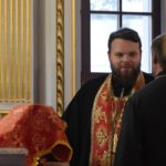 Поздняя Божественная литургия кафедральном Свято-Александро-Невском соборе г. Симферополя  в Неделю 17-ю по Пятидесятнице